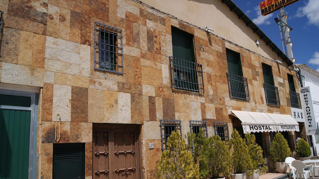 Hostal Restaurante Bustos Villarrubio Exterior photo