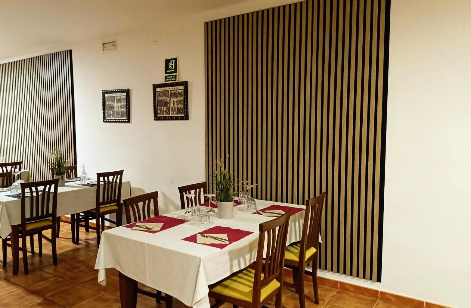 Hostal Restaurante Bustos Villarrubio Exterior photo